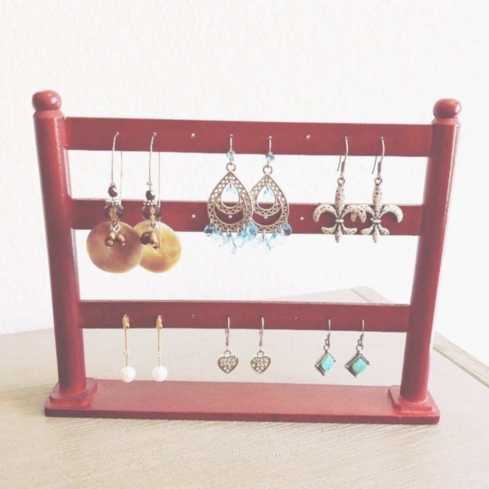 Set of 6 pairs of earrings / accent jewelry